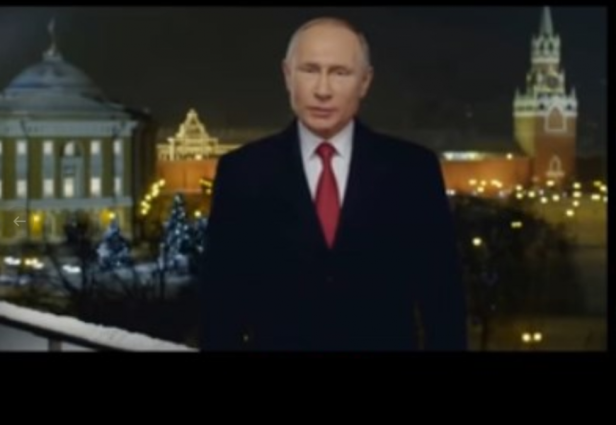 На видео новогоднего поздравления Путина замечен поразительный факт: вспыхнул скандал