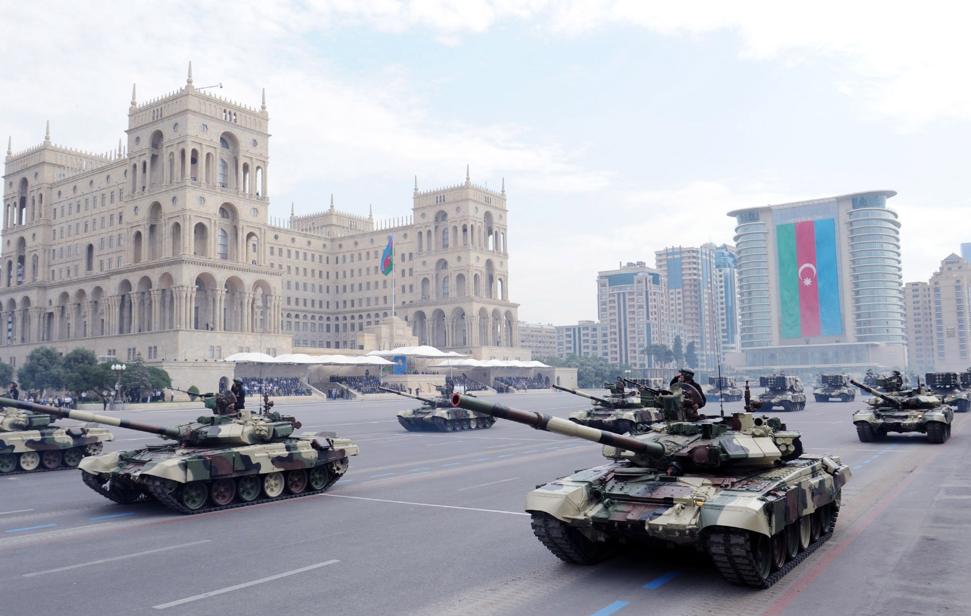 Азербайджан получит мощное оружие от Турции на фоне столкновений с Арменией: появился экстренный указ