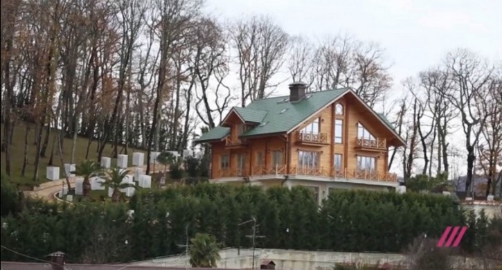 Найден дом, в котором вроде бы проживает Янукович: напоминает Межигорье (есть фото) 