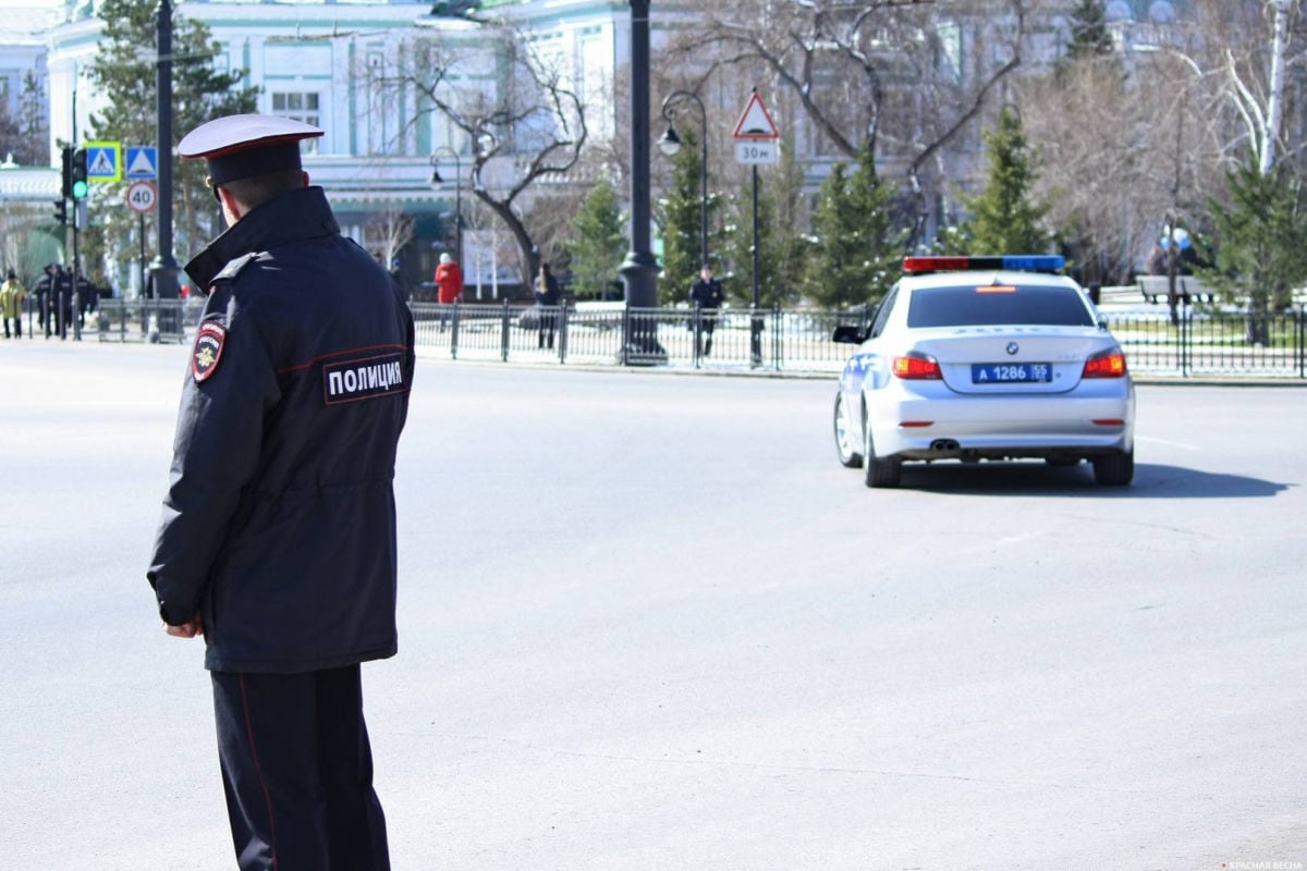 У Москві великий переполох: силовики у паніці зупиняють і обшукують фури