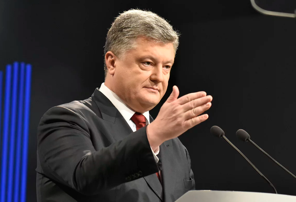Дебаты Порошенко и Зеленского: президент бросил вызов комику и назвал дату и место поединка