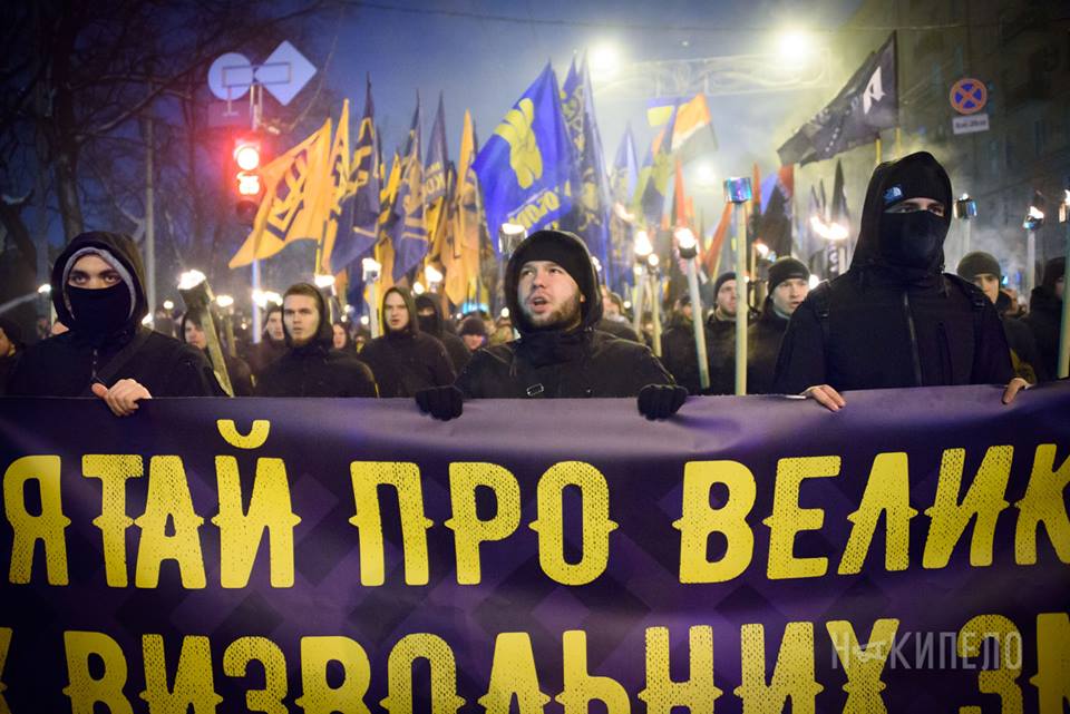 "Помним о великих днях нашей освободительной борьбы!" - в Харькове масштабно почтили память героев Крут - кадры