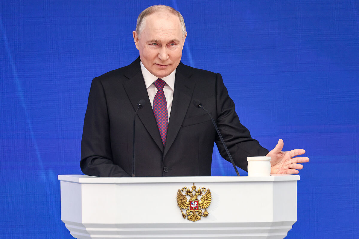"До глобальной катастрофы дело доведет", – Невзоров о выступлении Путина перед Федеральным собранием