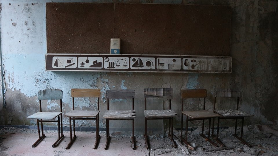 Застывший во времени: в соцсетях показали зловещие фото Чернобыля – кадры, пробирающие до дрожи