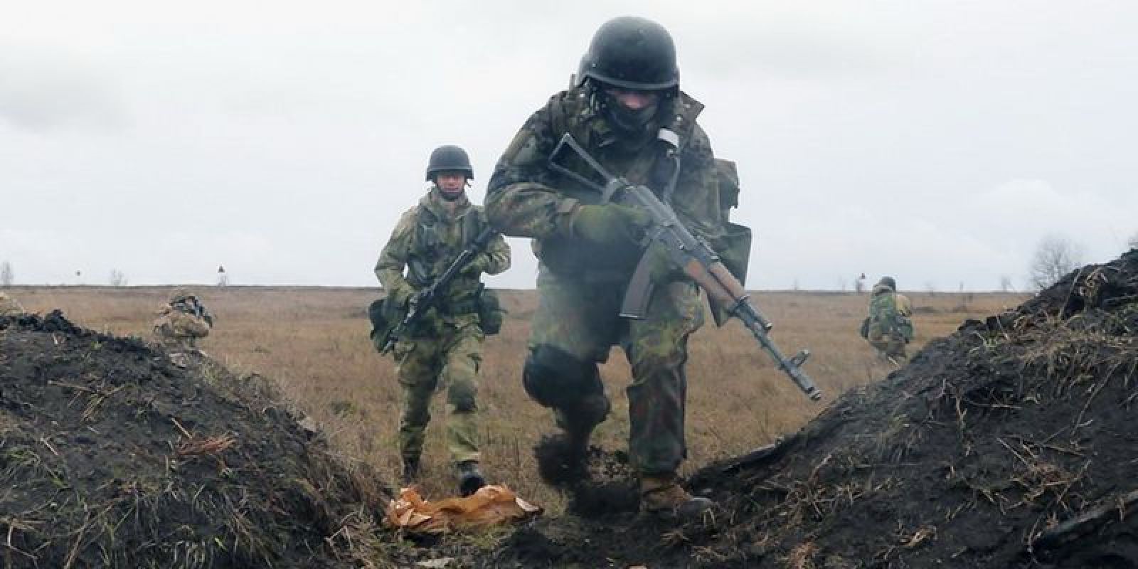 Штаб АТО заявляет об ухудшении ситуации по всей линии фронта: боевики выпустили 200 мин по шахте Бутовка
