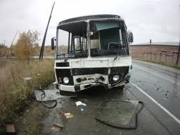 В Запорожской области автомобиль «Жигули» протаранил автобус с пенсионерами из Донбасса, есть пострадавшие