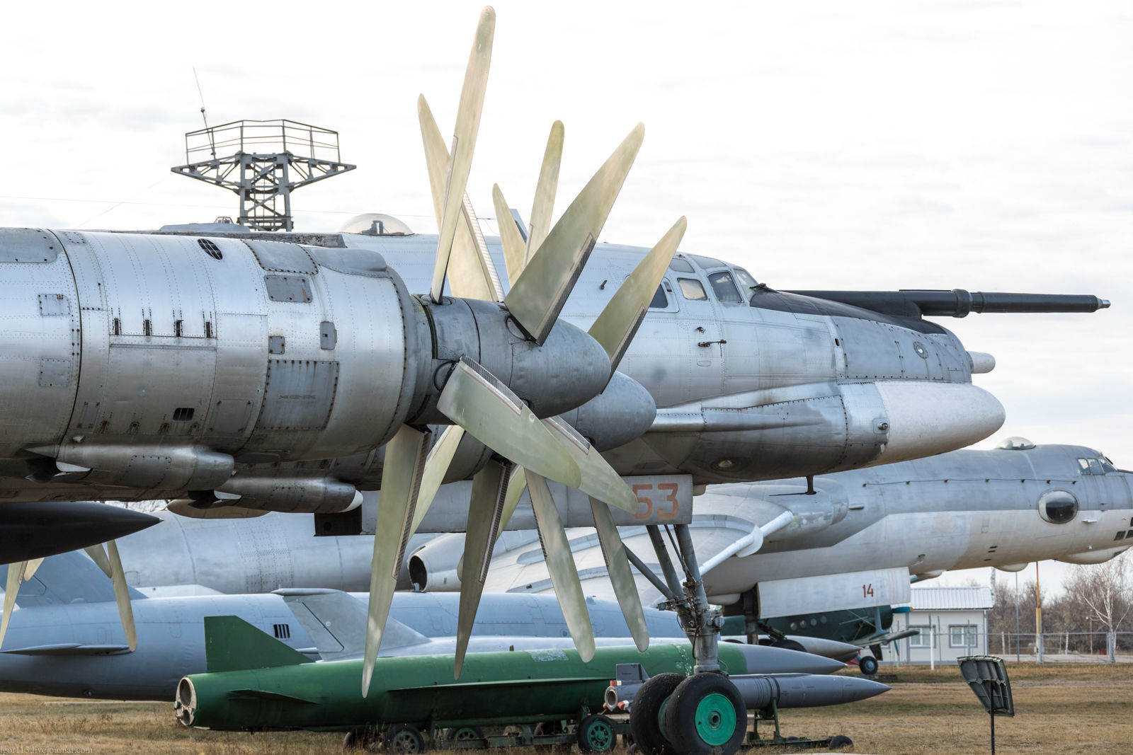 ​В Энгельсе при налете дронов повреждены два Ту-95МС - Z-канал