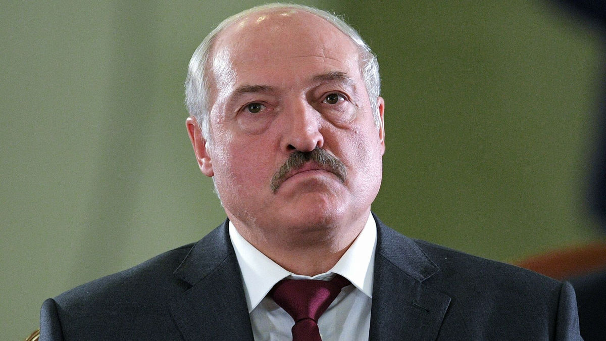 Лукашенко обвинил Украину в пособничестве терроризму: "Везли тоннами оружие в Беларусь"