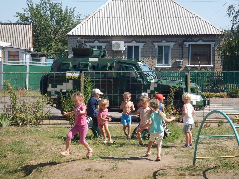 Боевики "ДНР" обстреляли детский сад в Верхнеторецком - ранена местная жительница
