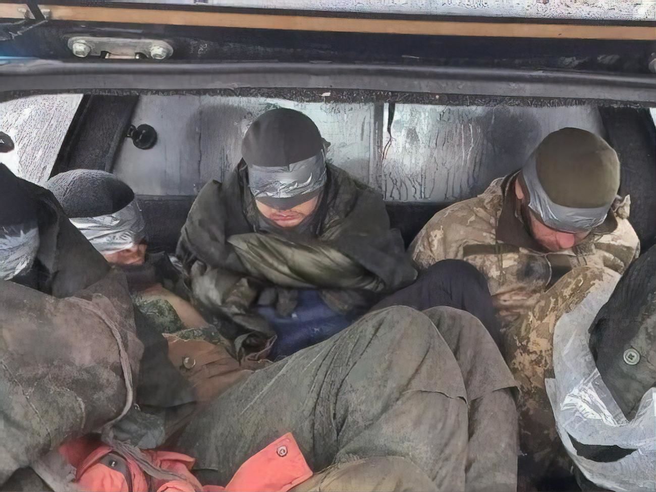 ВДВшники ползут к ВСУ: солдаты РФ массово сдаются в плен на передовой – кадры