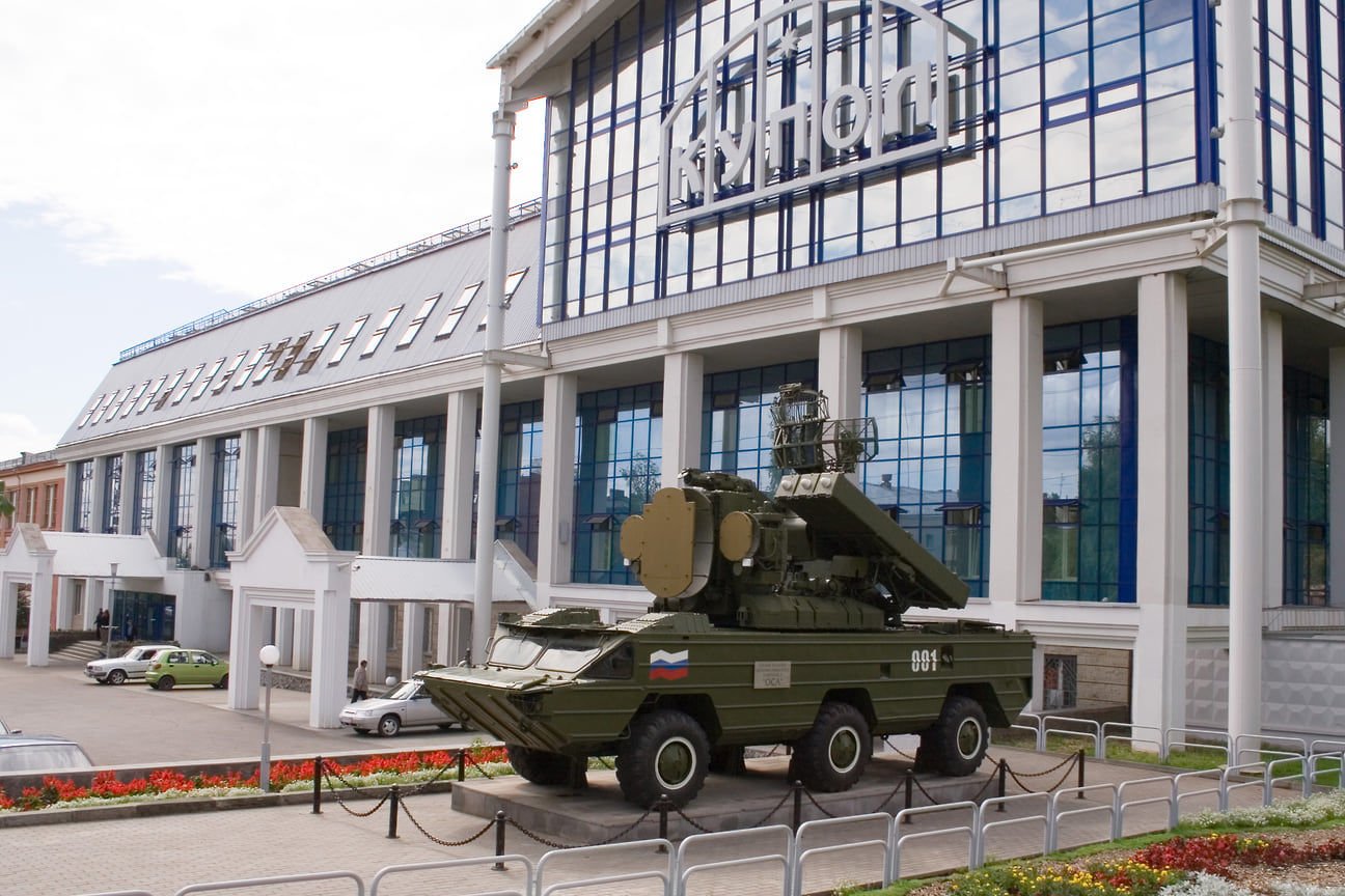 ​"Хорошие" дроны атаковали в Ижевске стратегический завод "Купол": россияне выложили в Сеть кадры