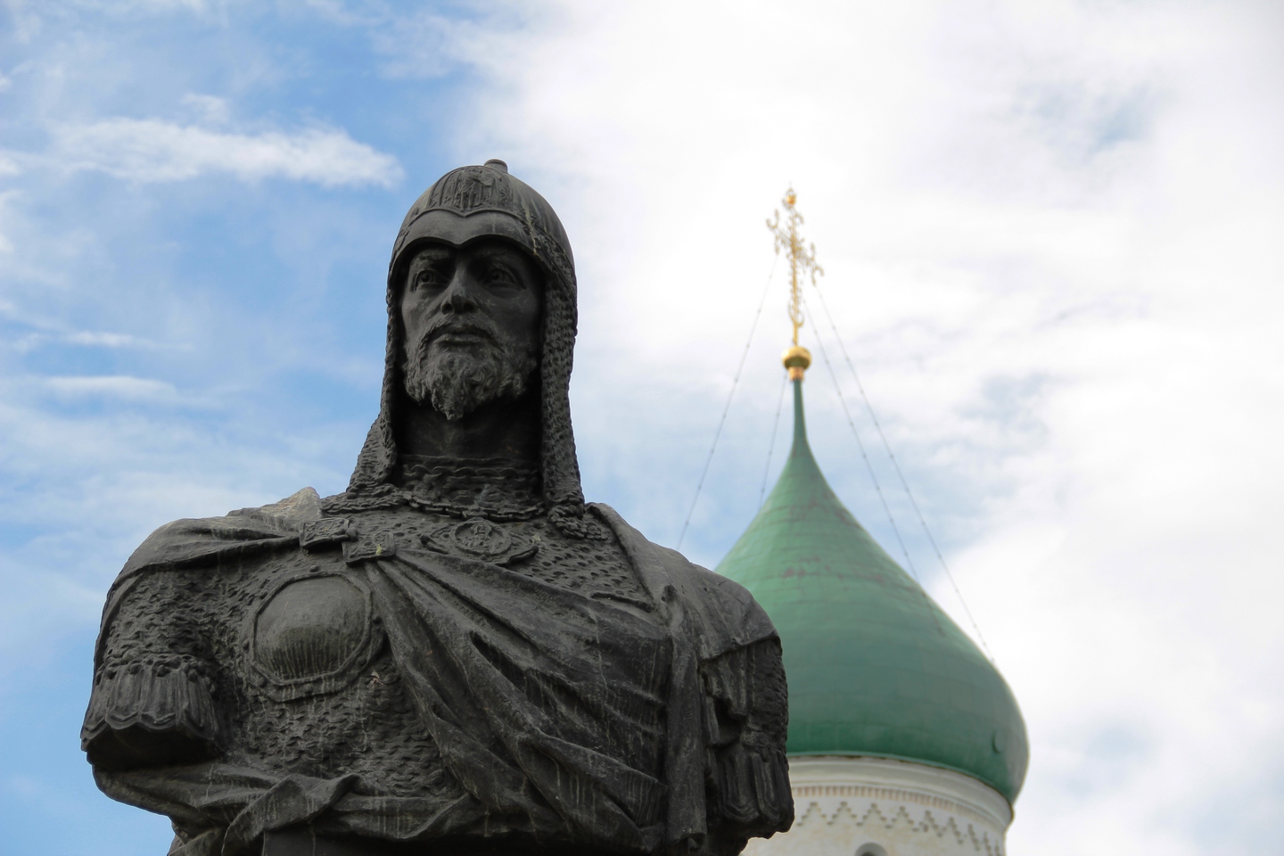 В России вдоль границы установят памятники Александру Невскому - Сеть взбудоражена