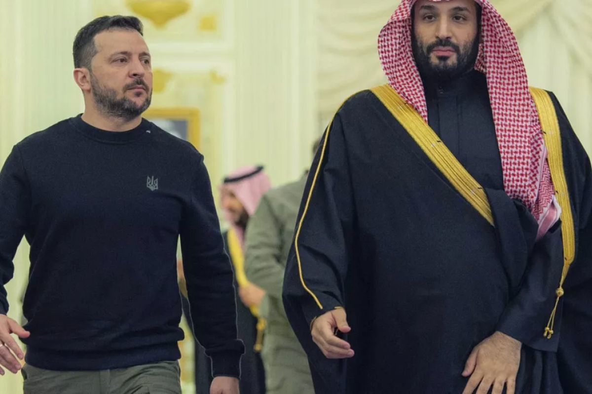 ​Киев предлагает опыт борьбы с "шахедами": Зеленский провел переговоры с принцем Саудовской Аравии