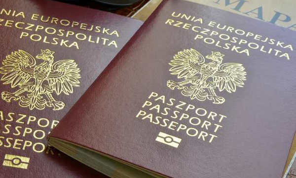 ​Варшава пошла на попятную: поляки уверяют, что изображение Львова на их новых паспортах - не окончательное решение