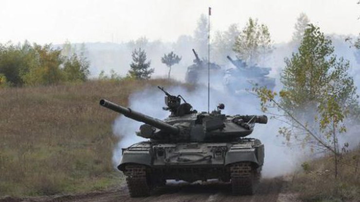 СМИ: Боевики вблизи Мариуполя и Волновахи применили танки, вдоль линии разграничения работают снайперы
