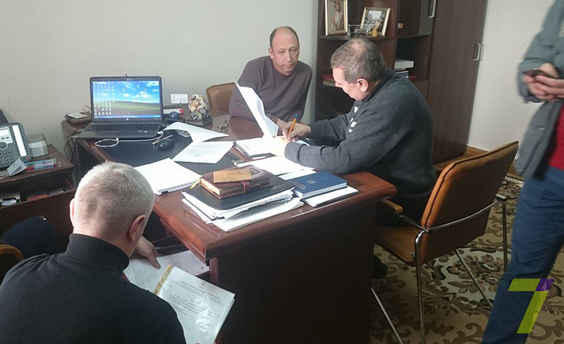 СБУ и Военпрокуратура проводят обыск в офисе советника Саакашвили,- журналист