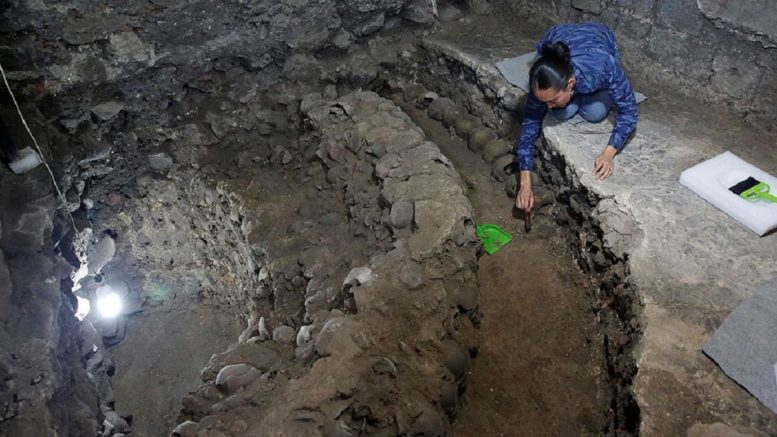 Тысячи детских черепов: ученые поражены башней ацтеков в Мексике – такую картину эксперты не ожидали увидеть
