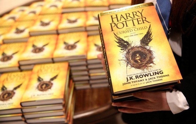 Фанаты массово раскупают новый роман о Гарри Поттере
