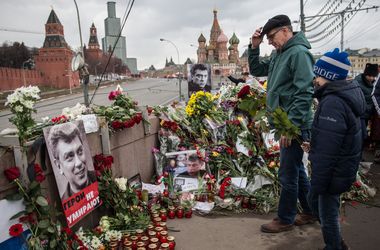Годовщина убийства Немцова: в Москву перебросили армейские грузовики, начались задержания