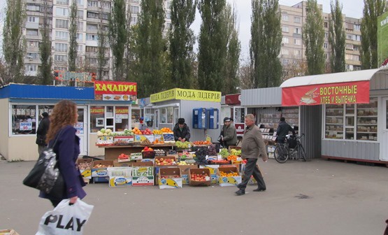 Недовольный владелец МАФа в Киеве начал стрелять в коммунальщиков