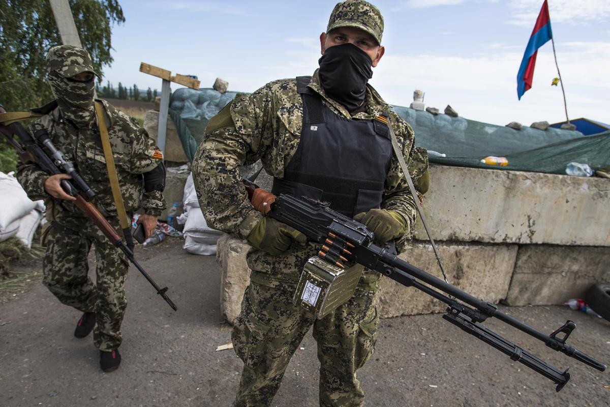 У боевиков Донбасса начали массово изымать паспорта – подробности