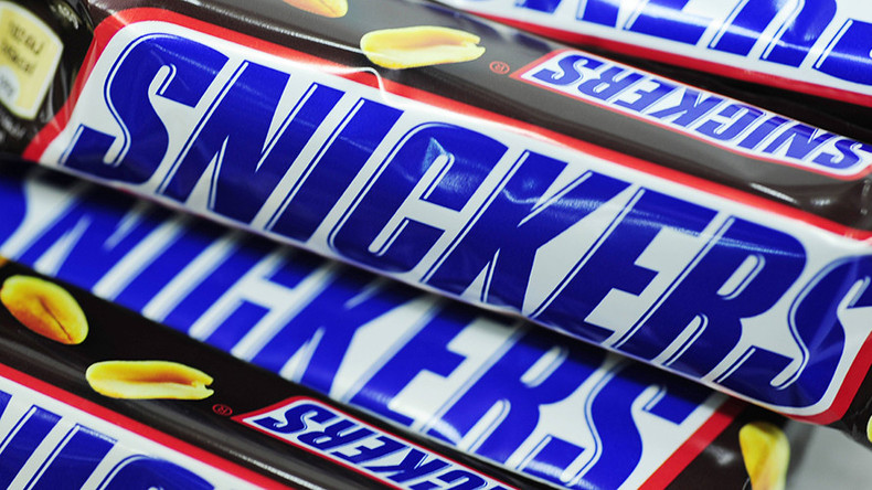 На дело с шоколадкой: батончик "Сникерс" помог россиянину совершить пять дерзких ограблений торговых точек