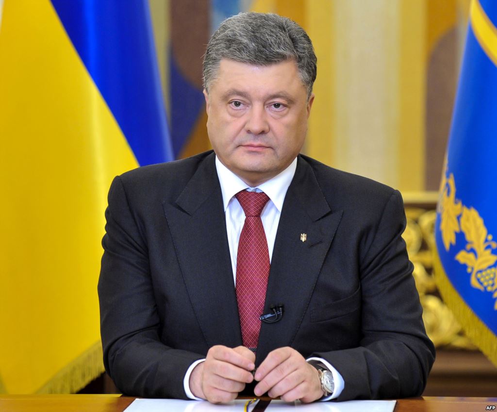 Порошенко поздравил украинцев с Пасхой: уверенное продвижение Украины в будущее разворачивается на глазах