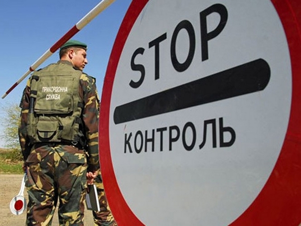 Боевики “ДНР” обстреляли сразу два пропускных пункта. Ранен один пограничник