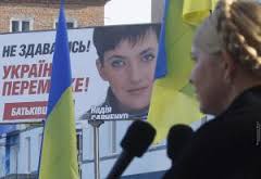 Юлию Тимошенко едва не избили у российского посольства в Киеве: возле дипмиссии произошла драка