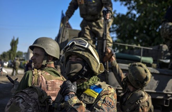 Кучма выдвинул жесткий ультиматум по отводу войск у Станицы Луганской 