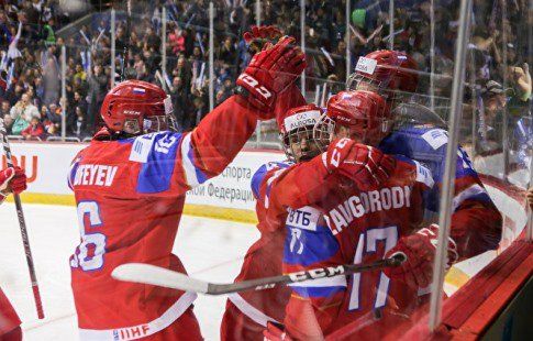 Россияне очень подленько отомстили юным американцам за поражение в хоккее - кадры