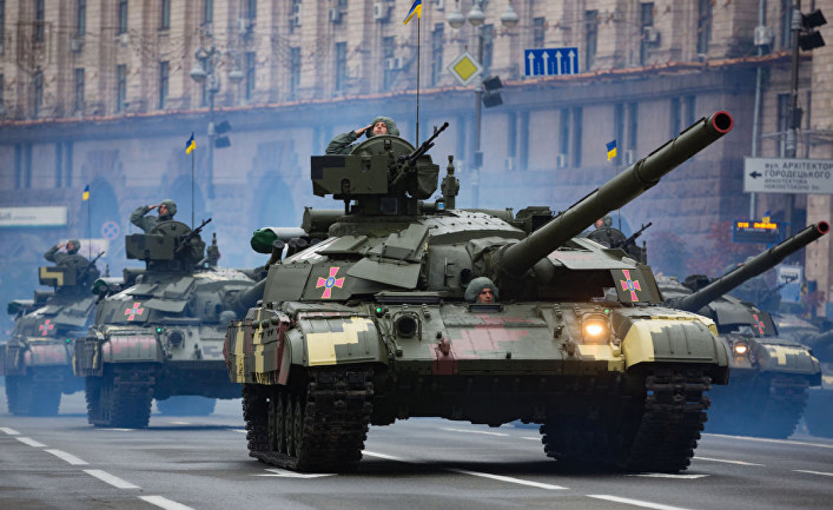 Зеленский готовит в Киеве масштабный военный парад с ветеранами АТО, подписан указ - СМИ