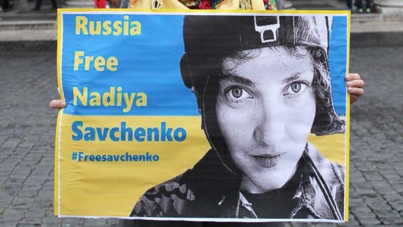 В Торонто пикетировали консульство РФ с требованием освободить Савченко