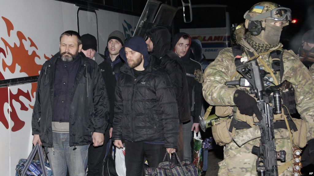 Власти Украины договорились о дате обмена пленными с главарями "ЛНР"