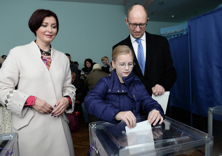 Яценюк: Дочь подсказала мне, за кого голосовать