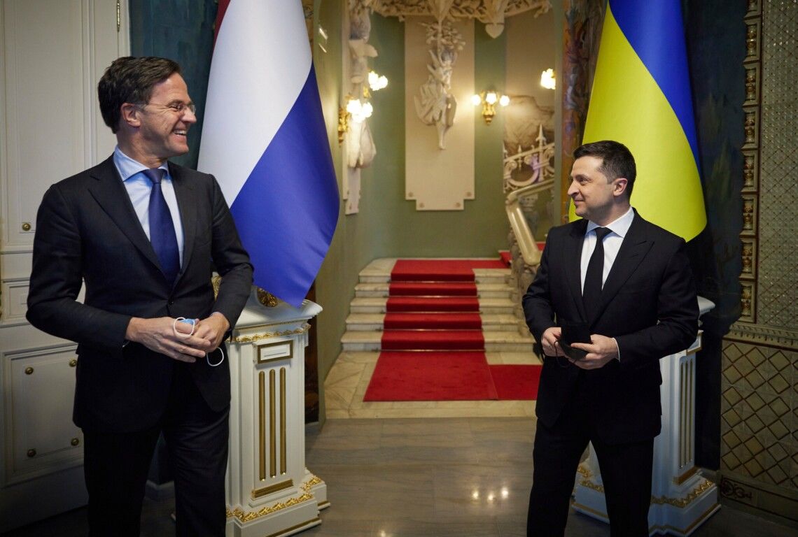 Нидерланды обеспечат военную поддержку Украине: ВСУ получат новое тяжелое вооружение
