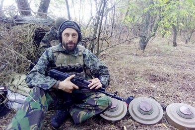 Вячеслав Аброськин наградил бойца АТО, который в одиночку взял в плен восьмерых боевиков 