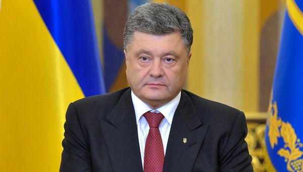 Ставка на Клинтон: кто манипулирует Петром Порошенко?