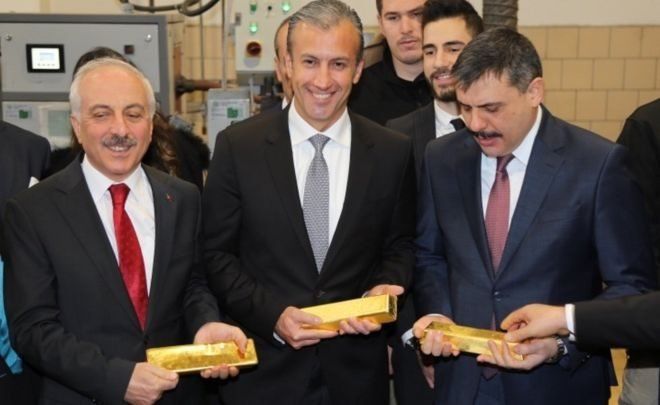 Турции угрожают санкции США из-за участия в "распиле" золота Венесуэлы, проданного с помощью РФ