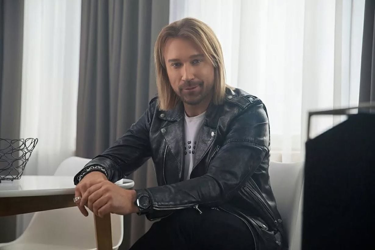 "Кайфово любить друг друга", – бежавший из Украины певец Винник запел на русском и призвал простить россиян