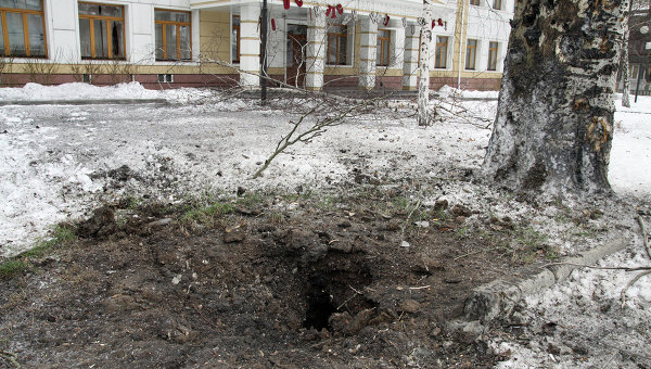 В Донецке осколки снаряда попали в маршрутку