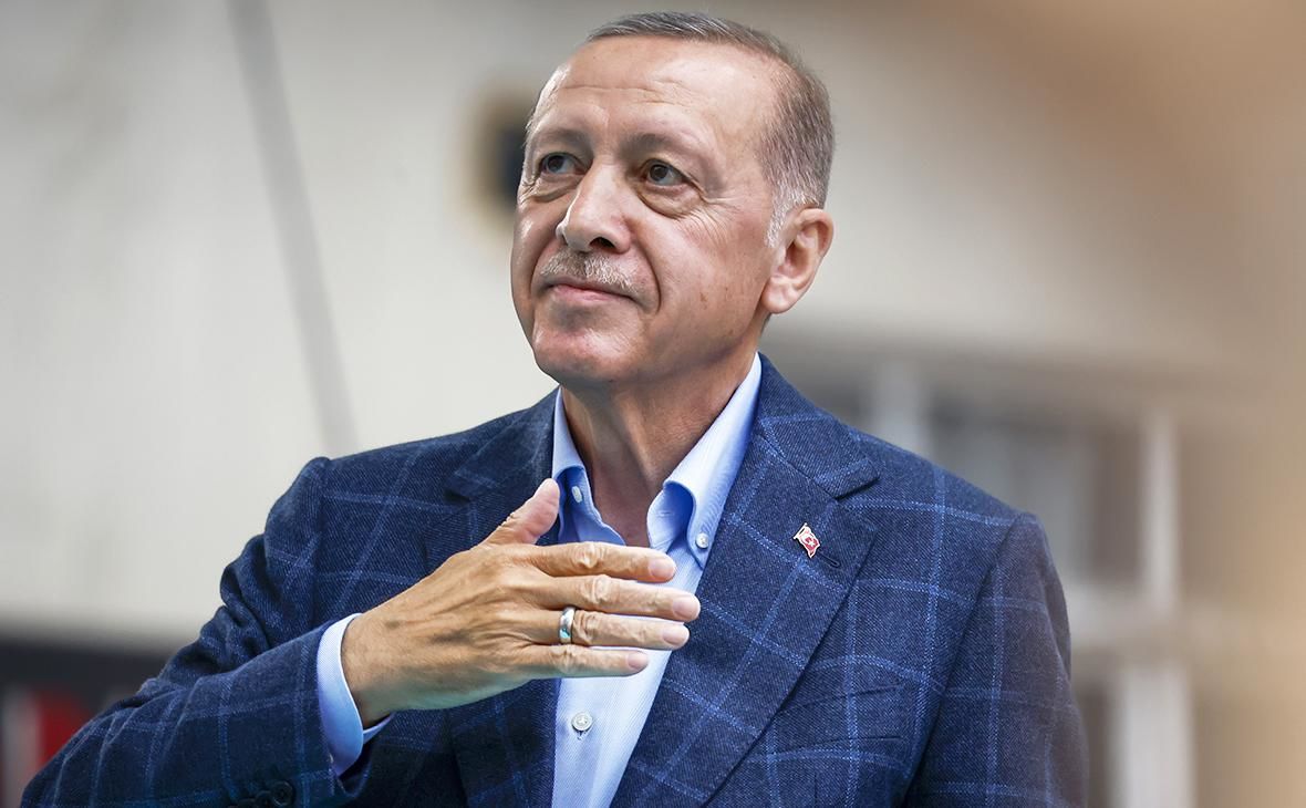 Выборы в Турции: Эрдоган спел победную песню перед своими сторонниками в Стамбуле
