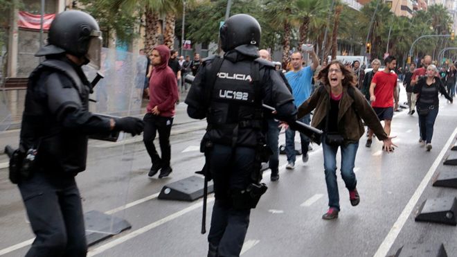 "Мы требуем немедленной отставки Энрика Мильйо!": спикер Каталонии обвинил правительство Испании в насилии над мирными гражданами - СМИ