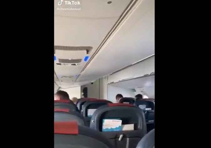 Украинский пилот, пролетая у Крыма, обратился к россиянам – видео вызвало недовольство в России