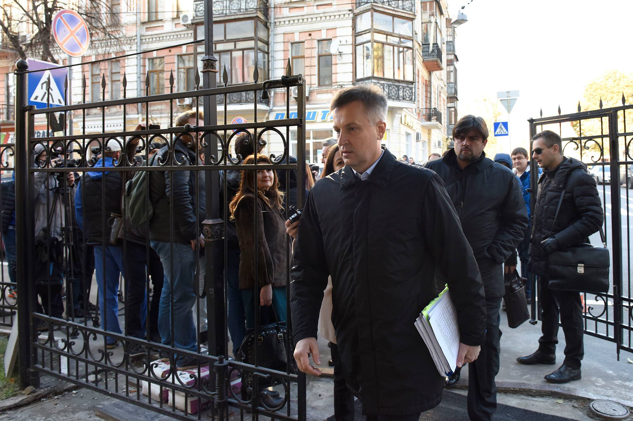 Наливайченко отдал людям Шокина документы по делу Майдана