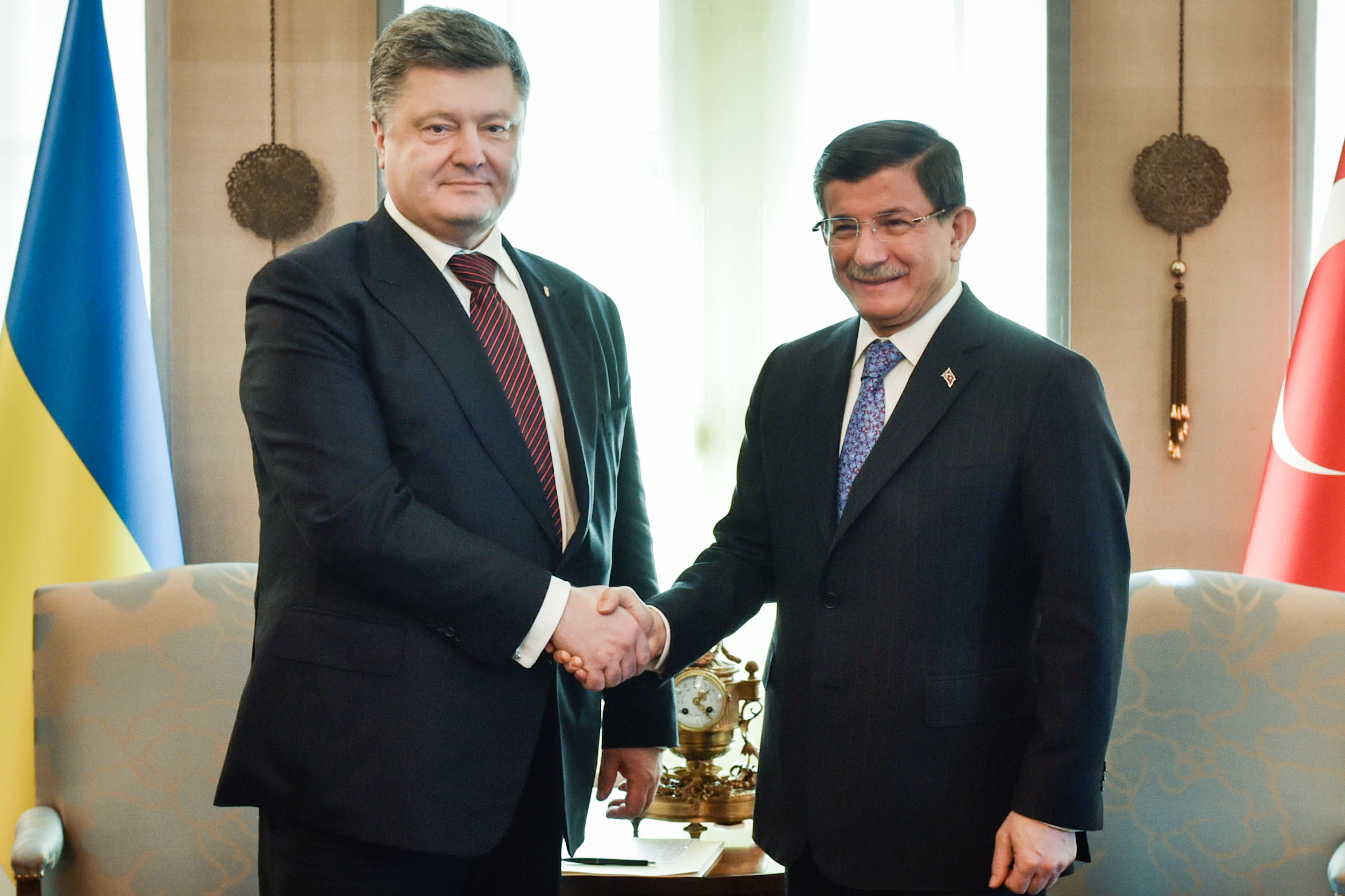 Официально: Порошенко разрешил Турции хранить свой газ в Украине