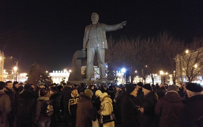 Министр культуры: памятник Петровскому не является достопримечательностью