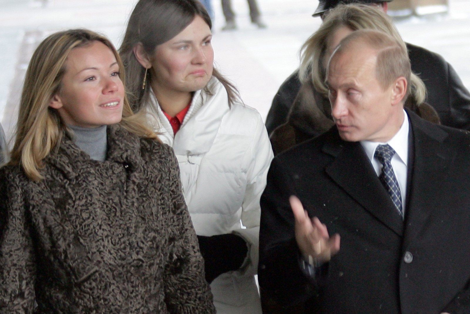 В каких странах живут дети Путина, российских министров и депутатов – список