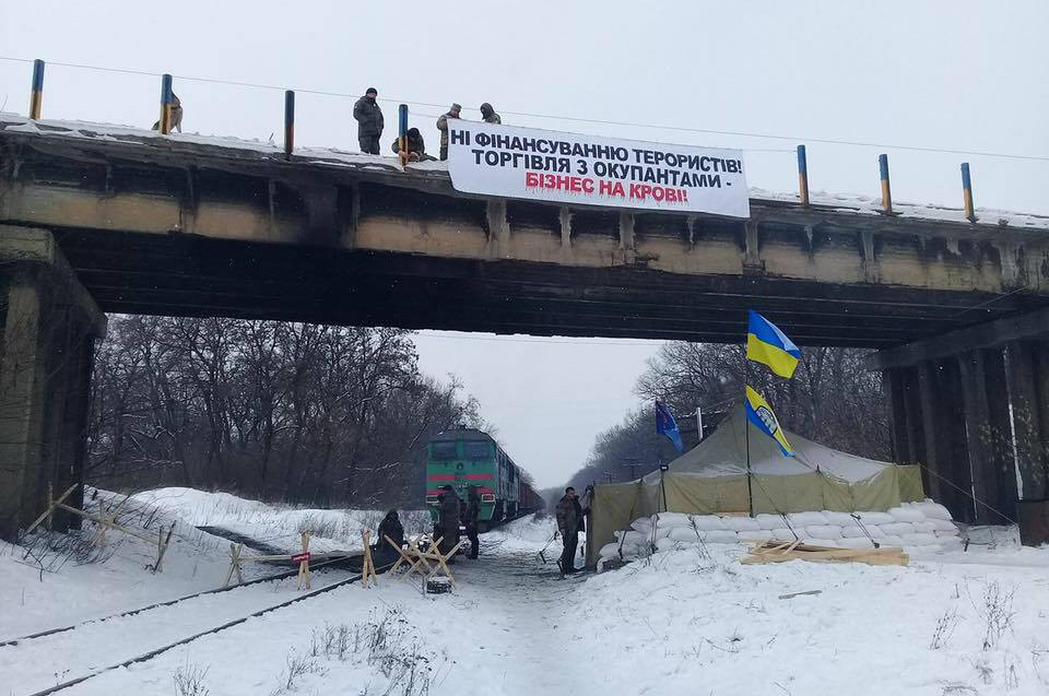 Силовики неожиданно покинули территорию редута "Запорожье": участники блокады сделали заявление - настал переломный момент