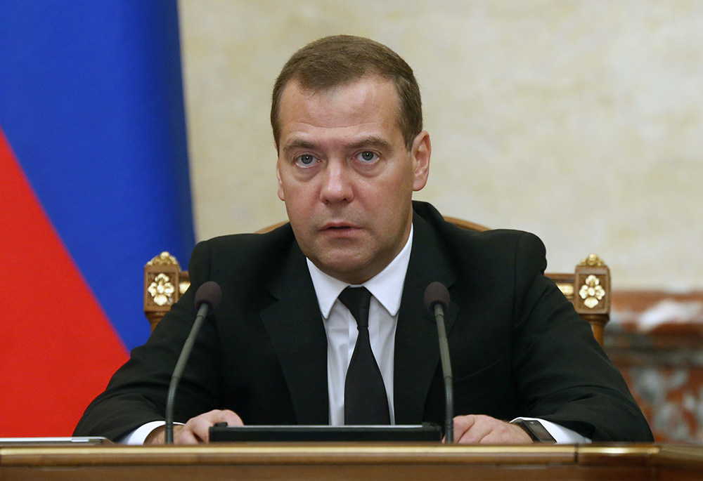 ​"Этот пассажир опять обгадился": Медведев грубо, цинично и "по-простому, по-русски" высказался о Саакашвили